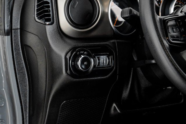 Used 2019 Jeep Wrangler Sport AWD/4WD image 23