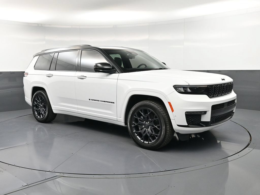 Used 2025 Jeep Grand Cherokee L Summit AWD/4WD image 10