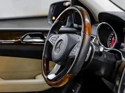 Used 2018 Mercedes-Benz GLS 450 4MATIC w/ Premium Package image 21