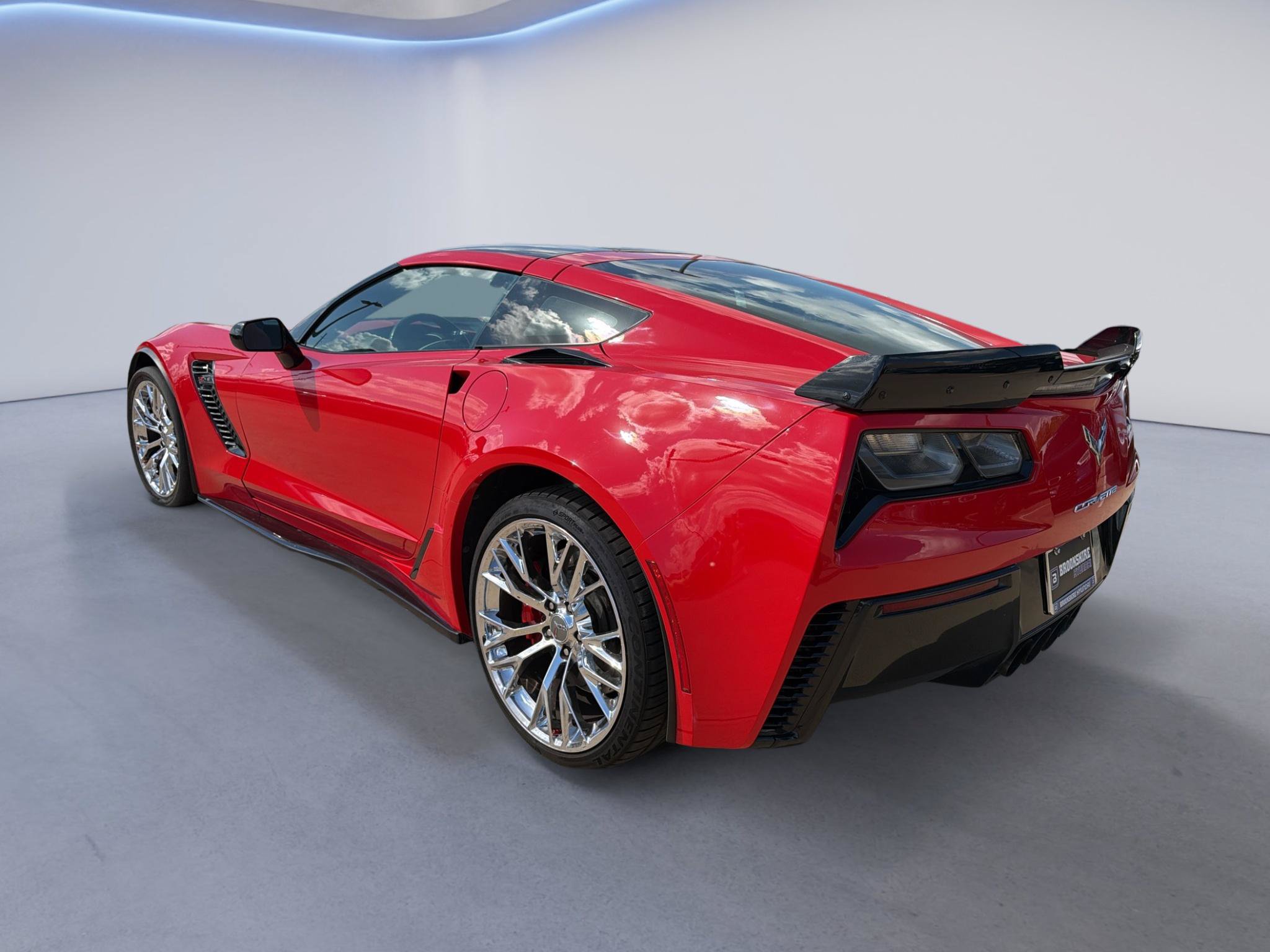 Used 2016 Chevrolet Corvette Z06 w/ 3LZ Preferred Equipment Group RWD image 8
