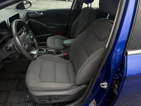 Used 2022 Hyundai Ioniq SE FWD image 19