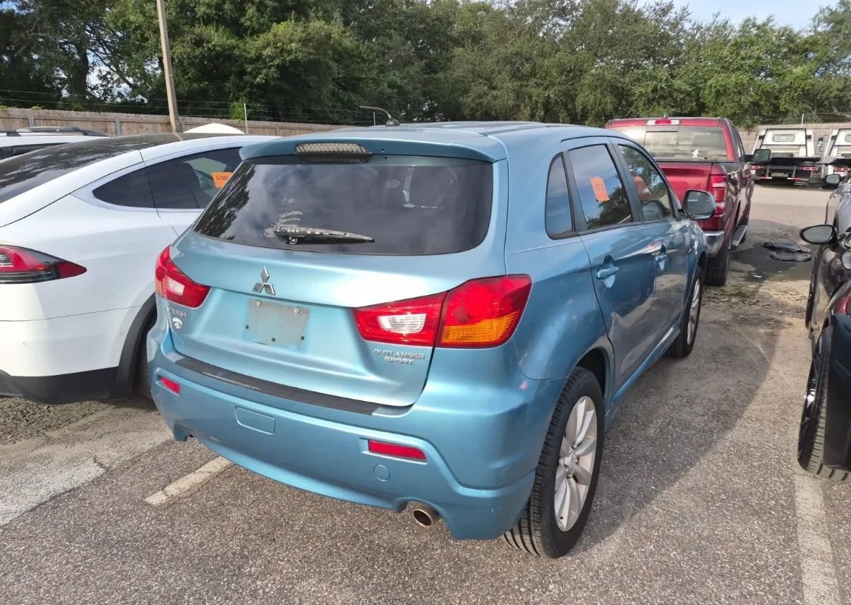 Used 2011 Mitsubishi Outlander Sport SE FWD image 4