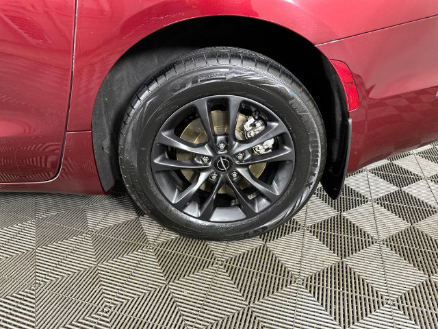 Used 2020 Chrysler Pacifica Touring-L w/ Advanced Safetytec Group AWD/4WD image 35