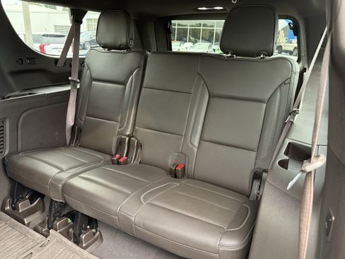 Used 2023 GMC Yukon XL Denali RWD image 35