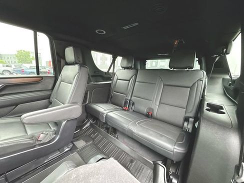 Used 2025 GMC Yukon XL Denali AWD/4WD image 25