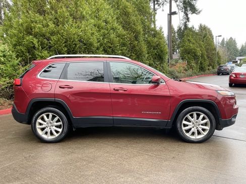 Used 2016 Jeep Cherokee Limited image 3