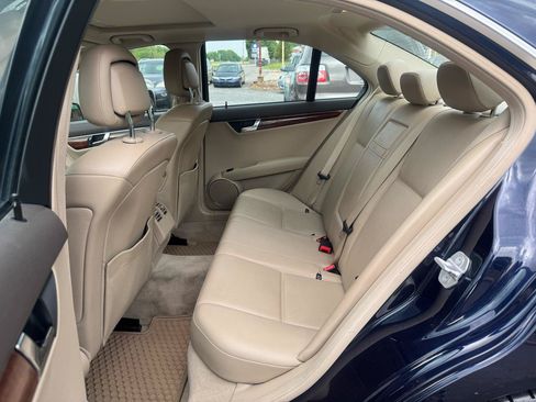 Used 2011 Mercedes-Benz C 300 4MATIC Sedan image 12