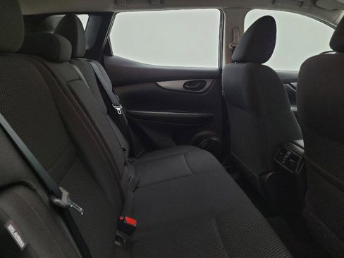 Used 2020 Nissan Rogue Sport S image 19