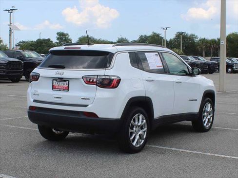 Certified 2023 Jeep Compass Latitude w/ Sun and Sound Group AWD/4WD image 3