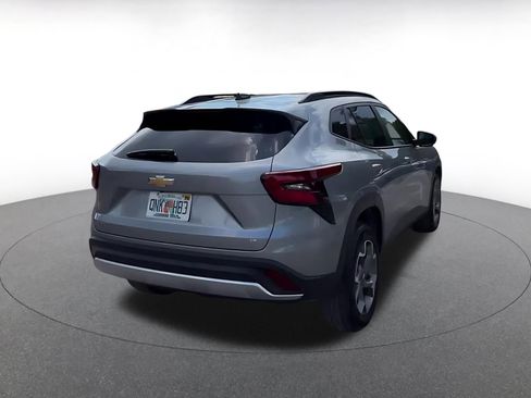 Used 2025 Chevrolet Trax LT w/ LT Convenience Package image 15