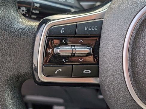 Used 2022 Kia Sorento LX AWD/4WD image 17