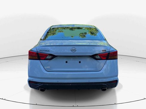 Used 2025 Nissan Altima 2.5 SR FWD image 5