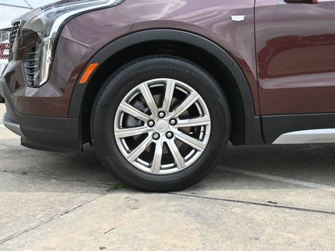 Used 2022 Cadillac XT4 Premium Luxury w/ Enhanced Visibility Package FWD image 29