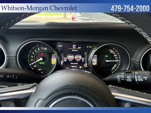 Used 2022 Jeep Wrangler Unlimited Sahara AWD/4WD image 17