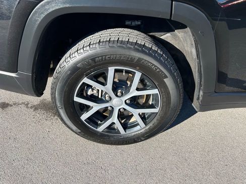 Used 2024 Jeep Grand Cherokee L Limited w/ Luxury Tech Group II image 11