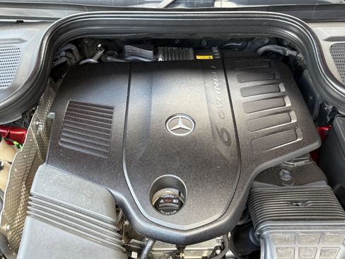 Used 2022 Mercedes-Benz GLS 450 4MATIC image 46