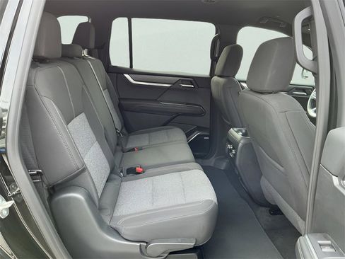 Used 2025 GMC Acadia Elevation image 18