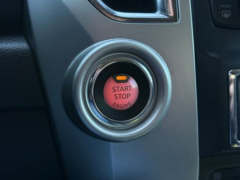 Used 2020 Nissan Titan SV w/ SV Convenience Package image 36