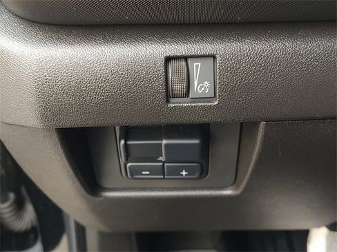 Used 2024 Chevrolet Colorado Z71 w/ Z71 Convenience Package 2 image 26