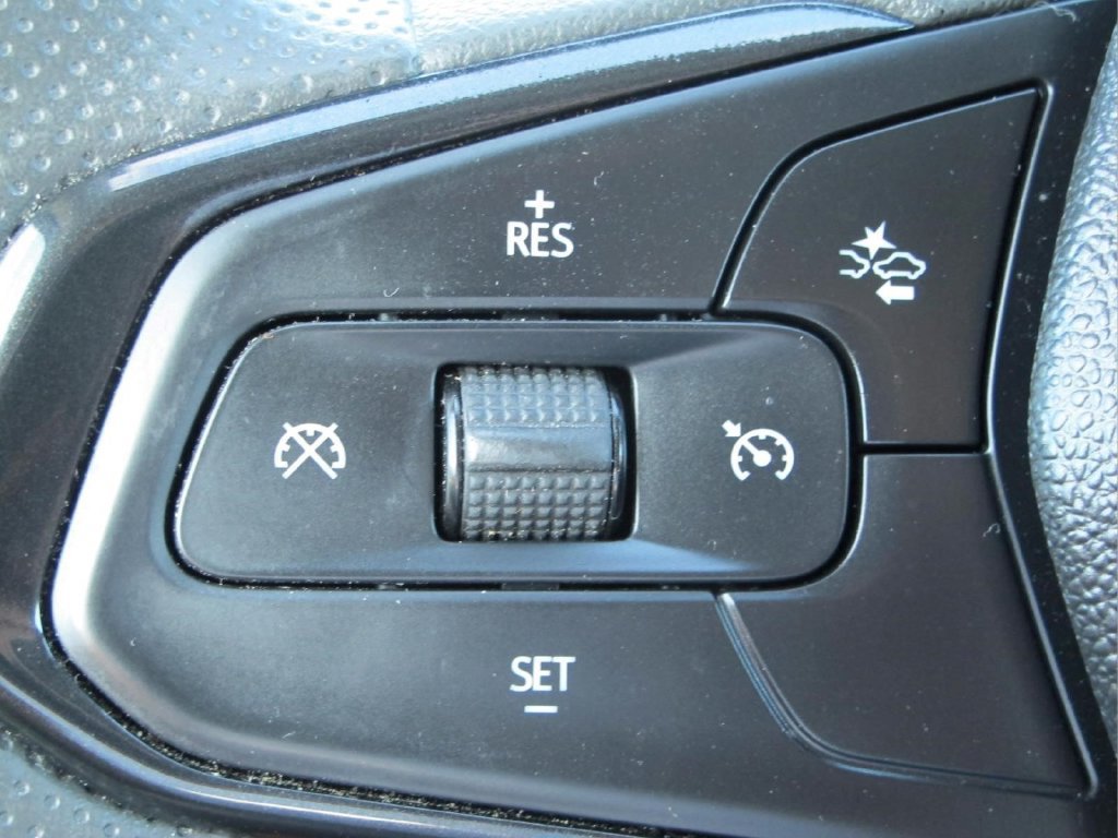 Used 2024 Chevrolet Trax LS w/ Driver Confidence Package FWD image 18