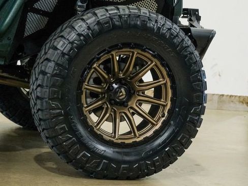 Used 2025 Jeep Wrangler Unlimited Rubicon w/ Technology Group image 42