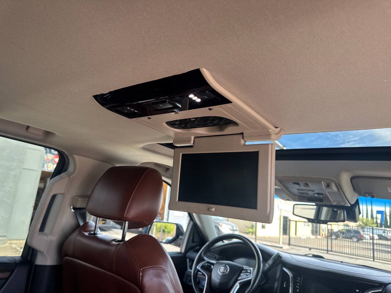 Used 2015 Cadillac Escalade ESV Luxury AWD/4WD image 25