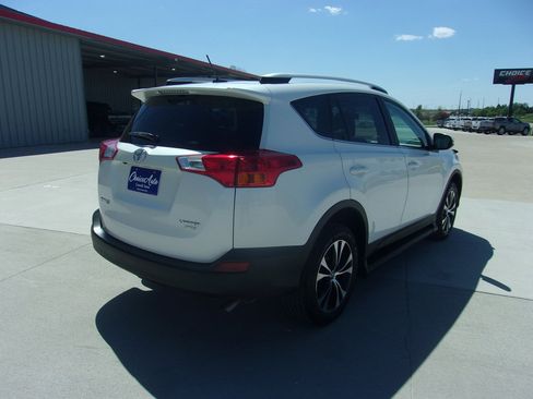 Used 2015 Toyota RAV4 Limited AWD/4WD image 4