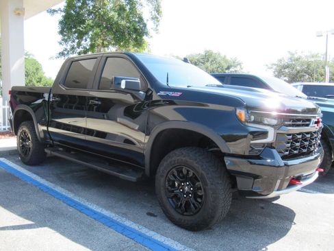 Used 2023 Chevrolet Silverado 1500 ZR2 w/ Technology Package AWD/4WD image 1