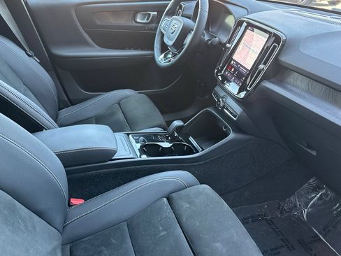 Used 2023 Volvo C40 P8 Recharge Ultimate AWD/4WD image 17
