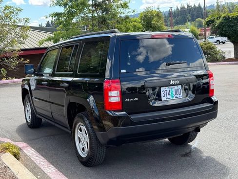 Used 2017 Jeep Patriot Sport AWD/4WD image 5