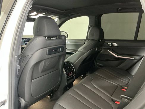 Used 2022 BMW X5 xDrive40i w/ Parking Assistance Package AWD/4WD image 25