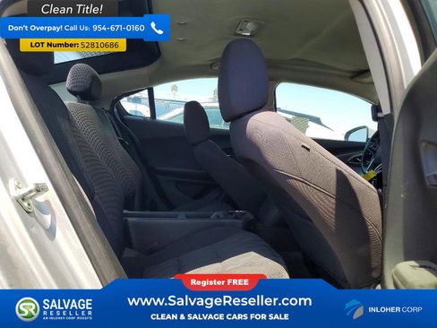 Used 2014 Chevrolet Volt FWD image 13
