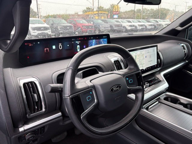 Used 2025 Ford Expedition Max Platinum w/ Stealth Performance Package AWD/4WD image 3