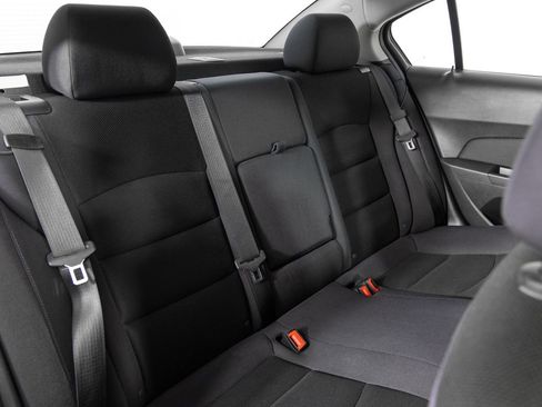 Used 2014 Chevrolet Cruze LT image 23