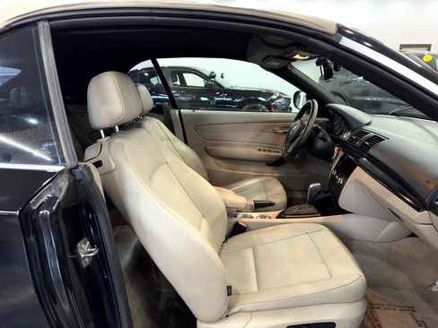 Used 2011 BMW 128i Convertible image 32