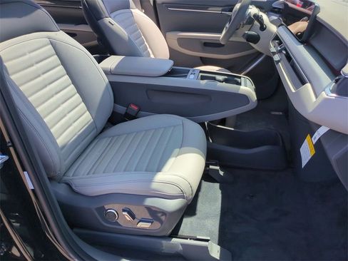 New 2026 Kia EV9 Land image 47