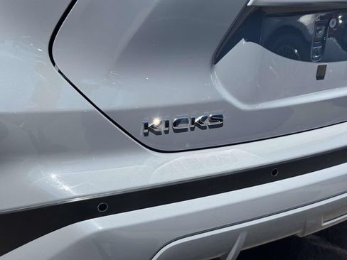 Used 2024 Nissan Kicks SV FWD image 10