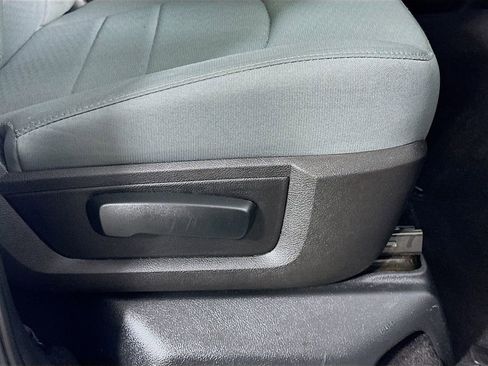 Used 2020 RAM 1500 Classic SLT image 22