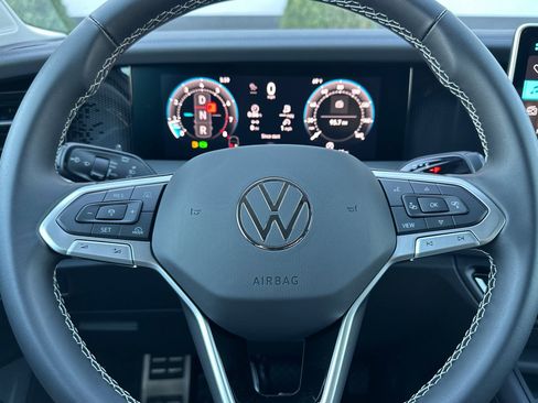 New 2026 Volkswagen Tiguan SE FWD image 22