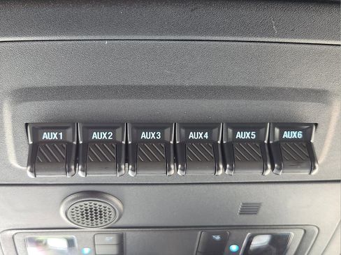 Used 2025 Ford Bronco Badlands image 22