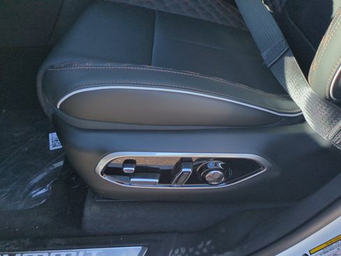 New 2026 Jeep Grand Cherokee L Summit w/ Obsidian Package AWD/4WD image 14