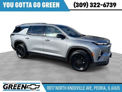 Used 2025 Chevrolet Traverse LT