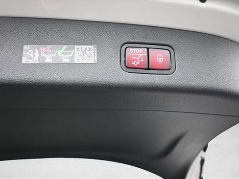 Certified 2026 Mercedes-Benz GLC 300 4MATIC image 25