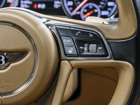 Used 2018 Bentley Bentayga AWD/4WD image 18