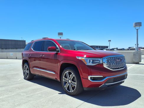 Used 2019 GMC Acadia Denali w/ Technology Package FWD image 8