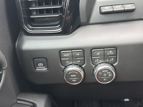 New 2026 GMC Sierra 2500 AT4X w/ AT4X AEV Edition AWD/4WD image 31
