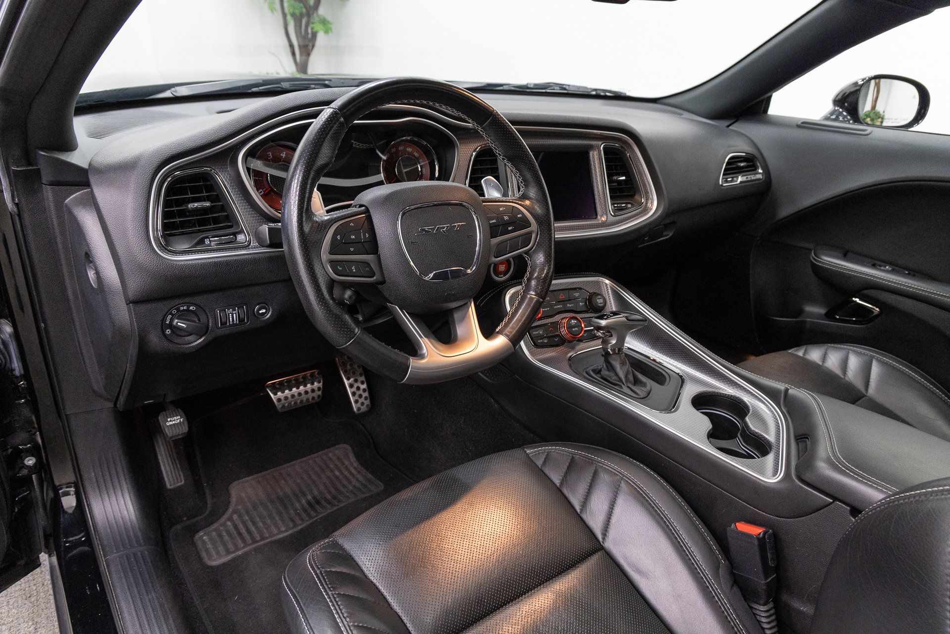 Used 2019 Dodge Challenger SRT Hellcat RWD image 6