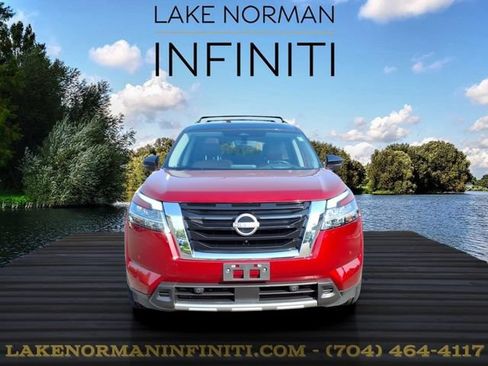 Used 2023 Nissan Pathfinder Platinum AWD/4WD image 3