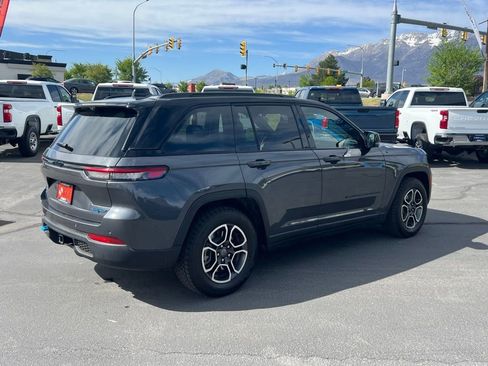 Used 2023 Jeep Grand Cherokee Trailhawk w/ Luxury Tech Group III AWD/4WD image 8