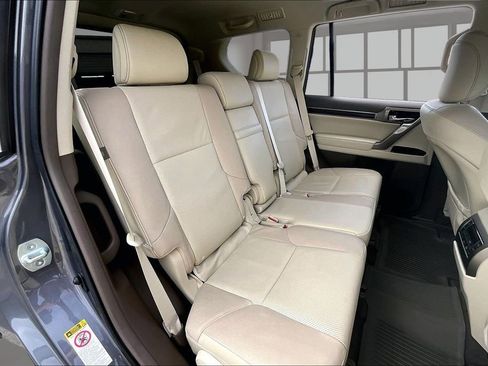 Used 2019 Lexus GX 460 Premium w/ Premium Package image 23